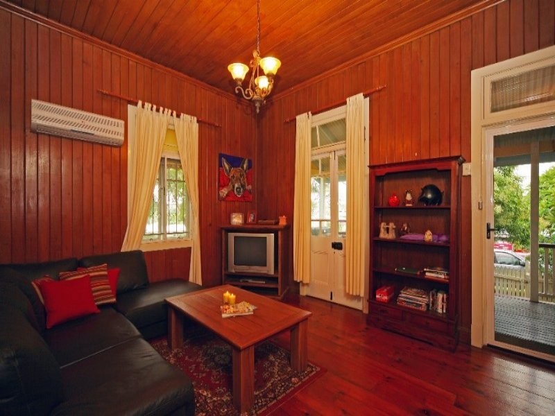 15 Fraser Street, Morningside QLD 4170