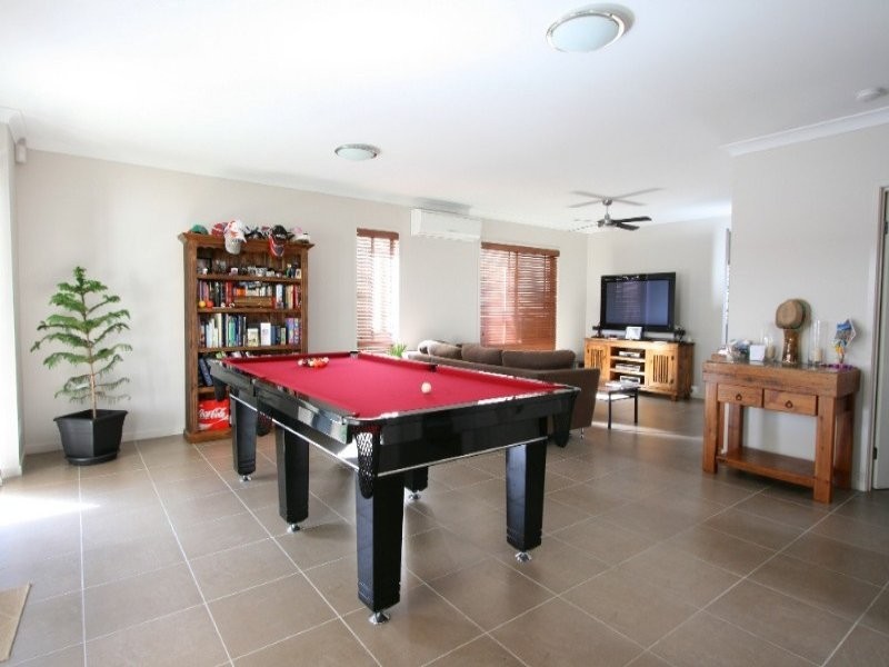 17/1 Celestial Court, Carina QLD 4152