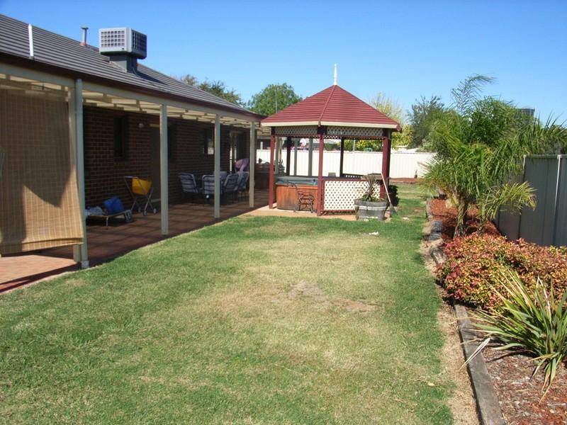 2 Gem Court, Moama NSW 2731