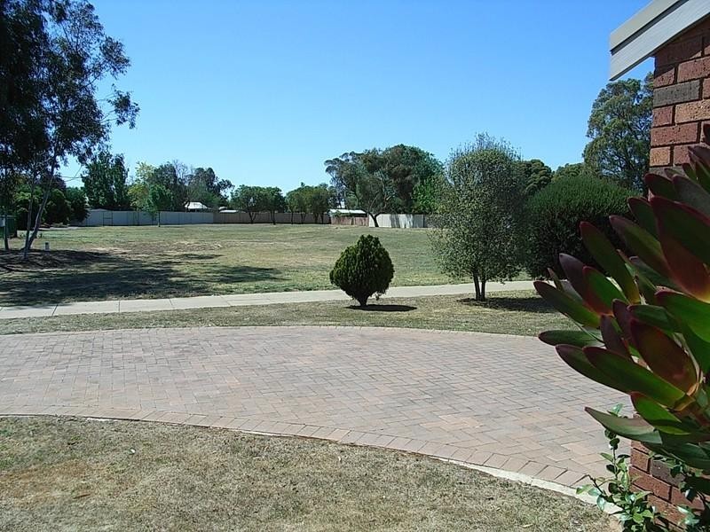 31 Lawson Drive, Moama NSW 2731
