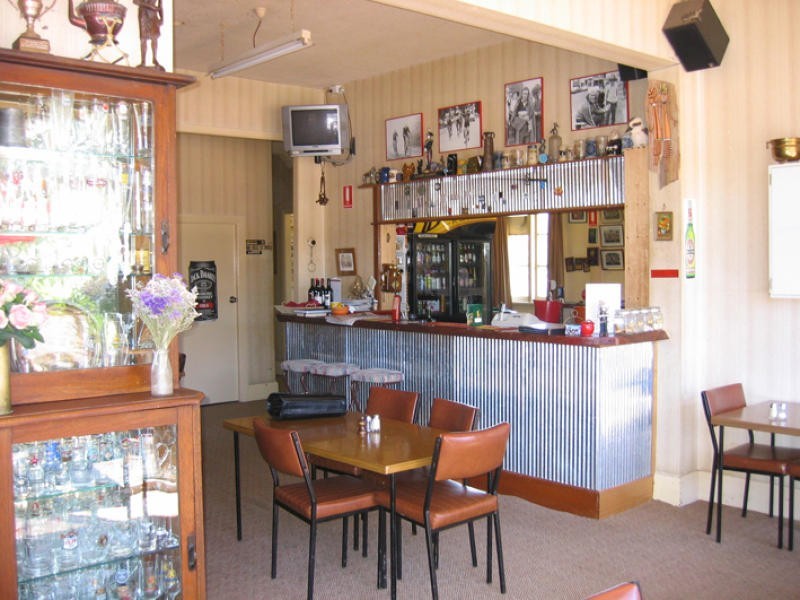 Hotel, 75 Ferrars Street, Rokewood VIC 3330