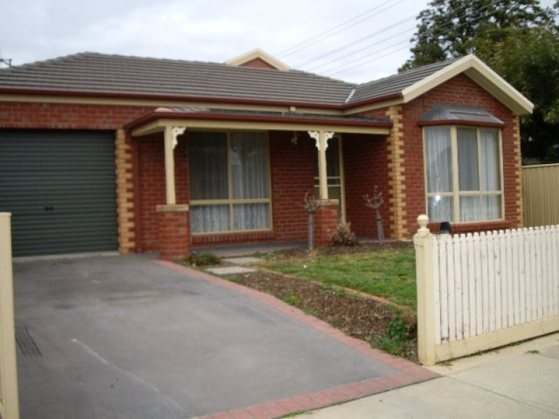 263 Pakenham Street, Echuca VIC 3564