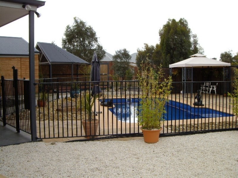 8 Hollara Drive, Moama NSW 2731