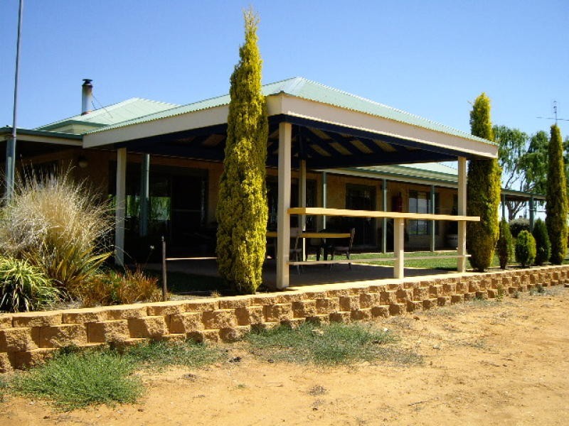 446 Perricoota Road, Moama NSW 2731