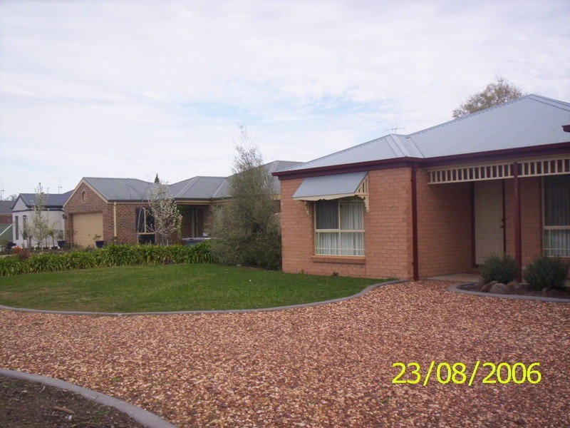 1 John Close, Echuca VIC 3564