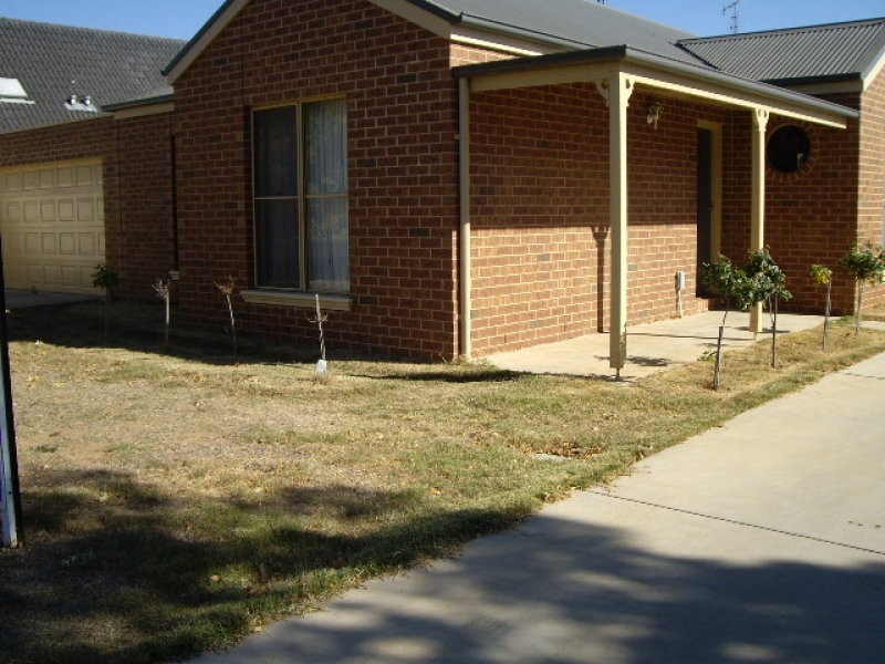 1/2 Echuca Street, Moama NSW 2731