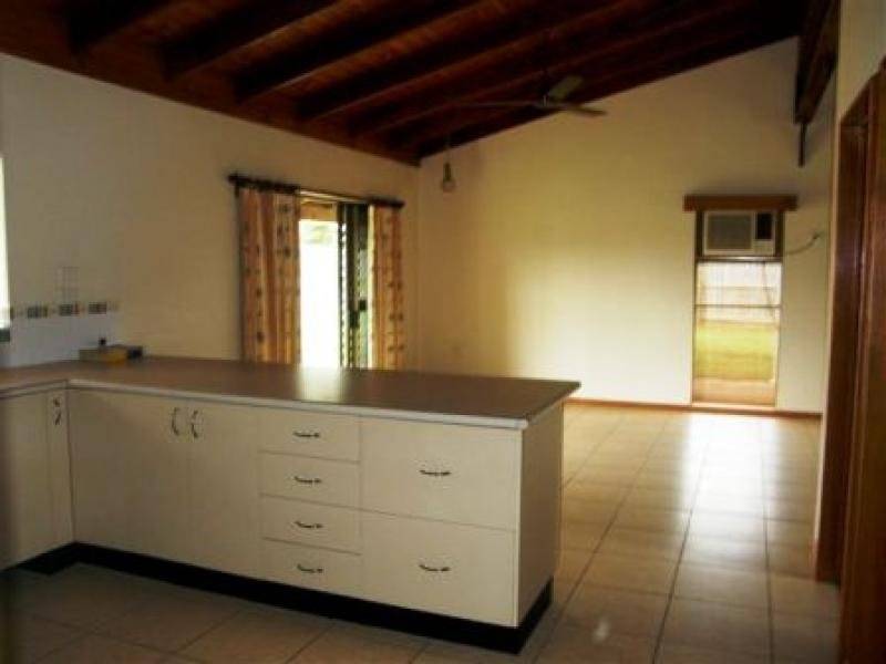 32 Shannon Drive, Woree QLD 4868