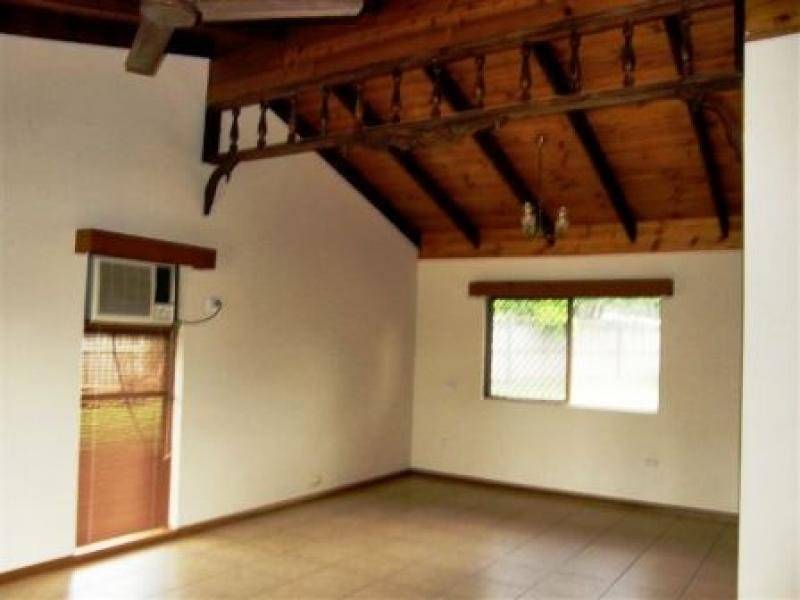 32 Shannon Drive, Woree QLD 4868