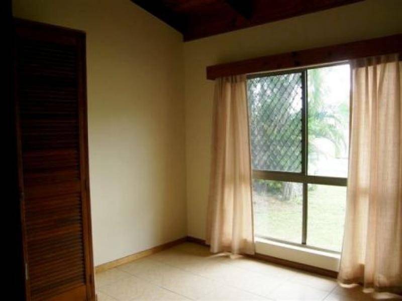 32 Shannon Drive, Woree QLD 4868