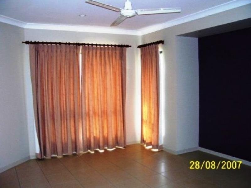 28 Altona Street, Bentley Park QLD 4869