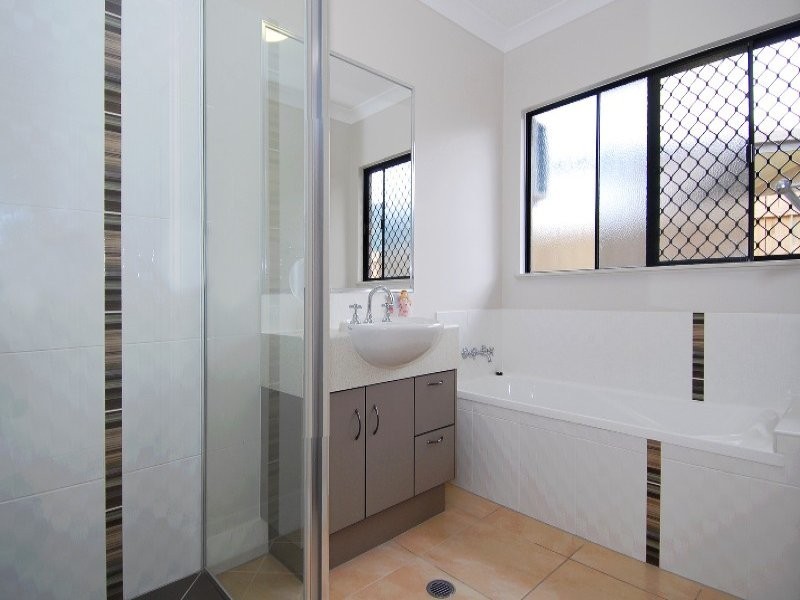 4 Turon Close, Bentley Park QLD 4869