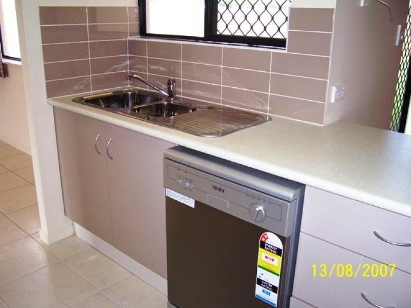 5 Colombia Street, White Rock QLD 4868