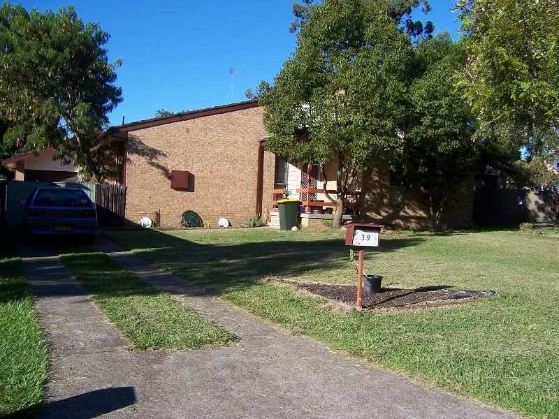 39 Eagleton Way, Raymond Terrace NSW 2324