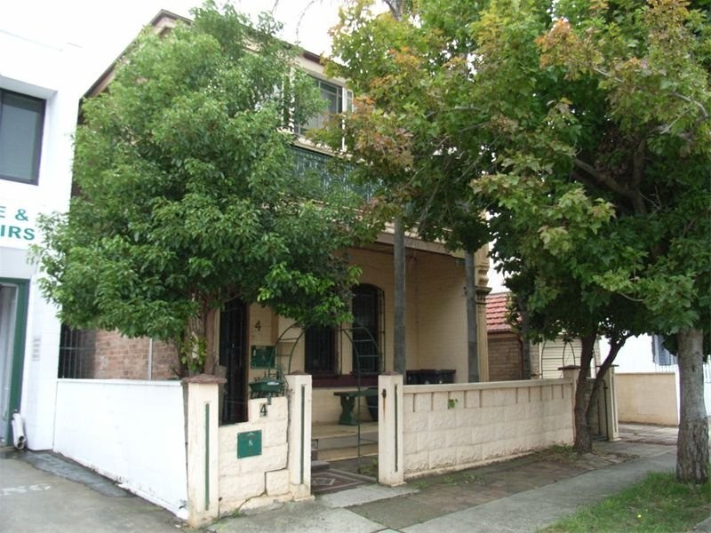 4 Swan Street, Hamilton NSW 2303