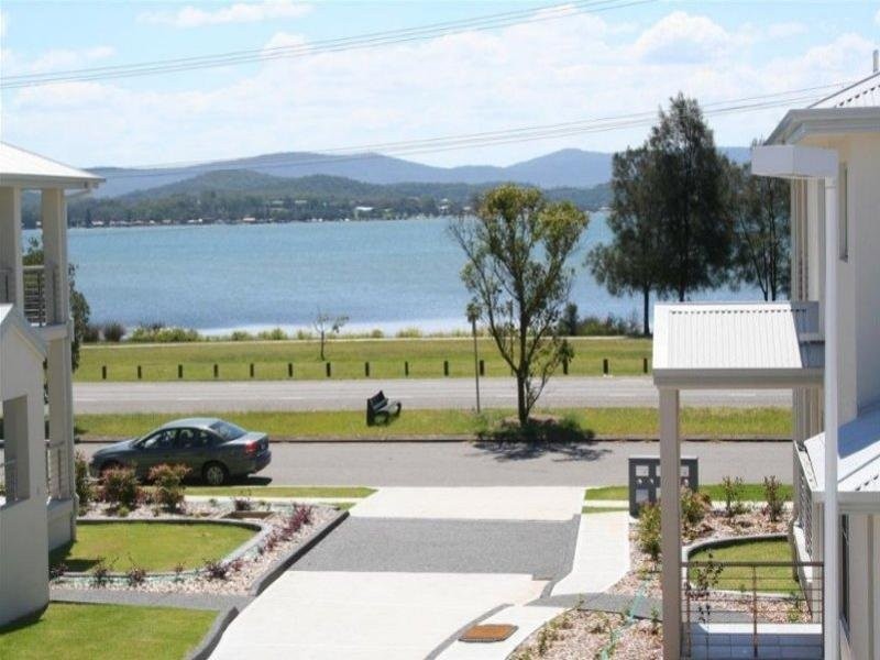 556D The Esplanade, Warners Bay NSW 2282