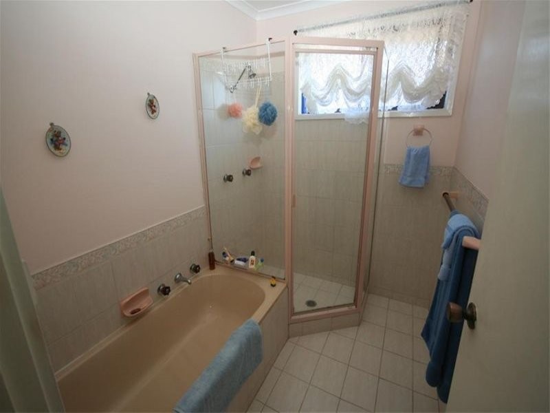 17 Clare Close, Eleebana NSW 2282
