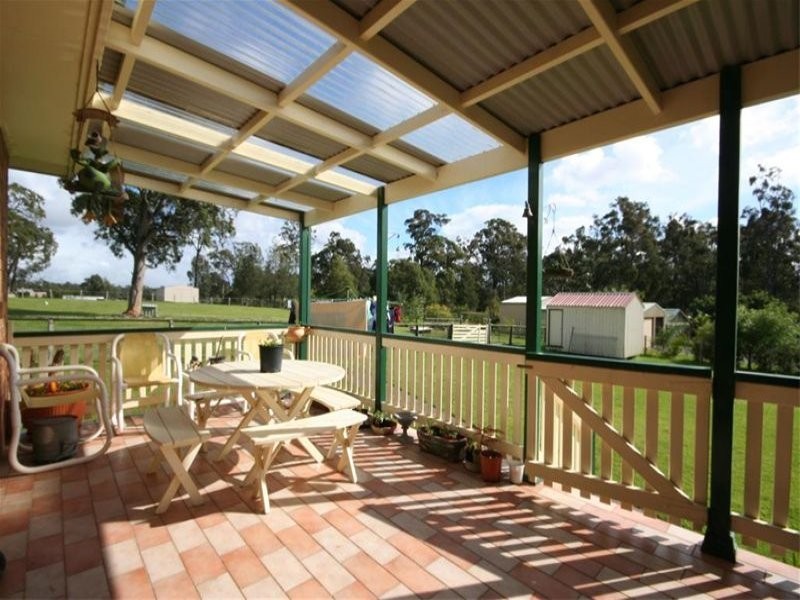 6 Walter Parade, Black Hill NSW 2322