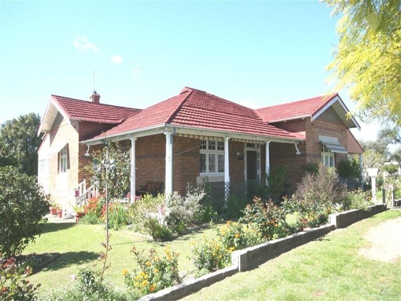 15 Dowling Street, Dungog NSW 2420
