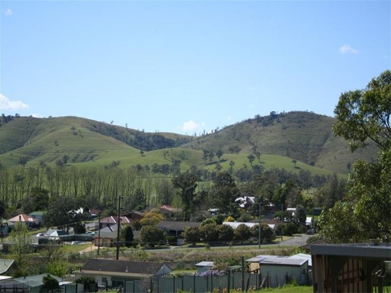 15 Dowling Street, Dungog NSW 2420