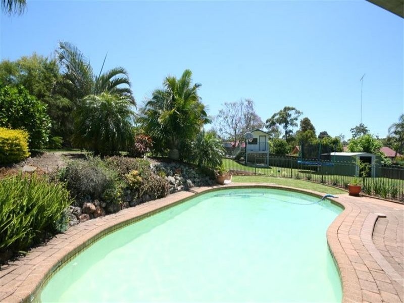 8 Lindeman Close, Eleebana NSW 2282