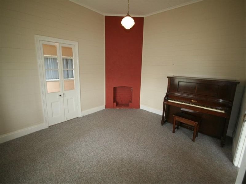 26 Lord Street, Dungog NSW 2420