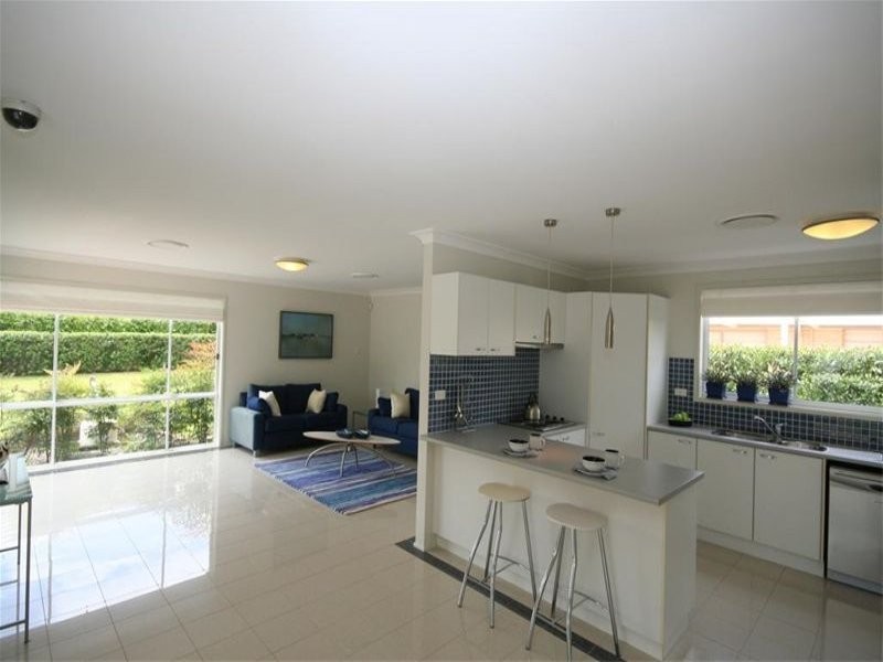 54 Northlakes Drive, Cameron Park NSW 2285