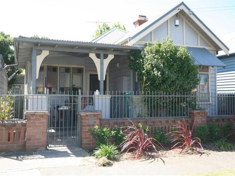 4 Lindsay Street, Hamilton NSW 2303