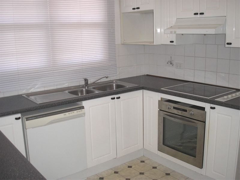 27 Reservoir Road, Glendale NSW 2285