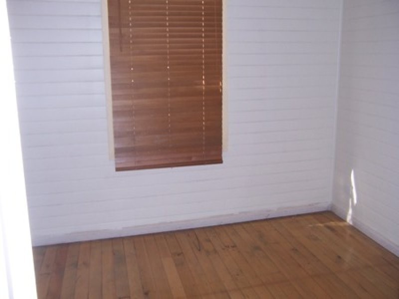 34 Henson Street, Mayfield East NSW 2304