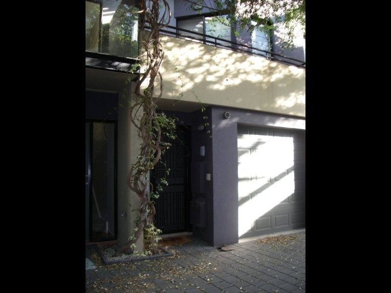 13 Sparmen Close, Adelaide SA 5000