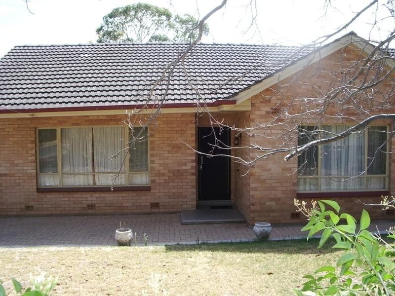 8 Dunkirk Avenue, Clapham SA 5062