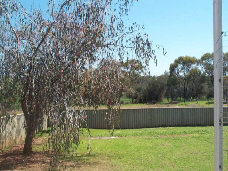 41 Newcastle Street, York WA 6302