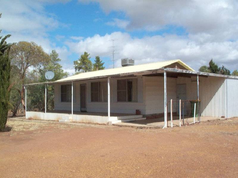 7 Lee Crescent, York WA 6302