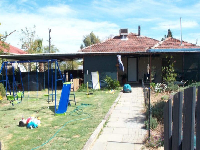 22 Forrest Street, Quairading WA 6383