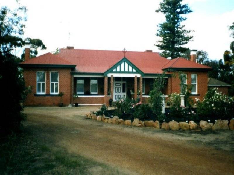 96 Lukin Street, Beverley WA 6304