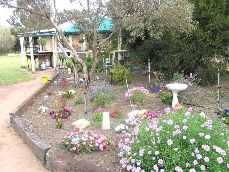 16 Riverside Court, York WA 6302