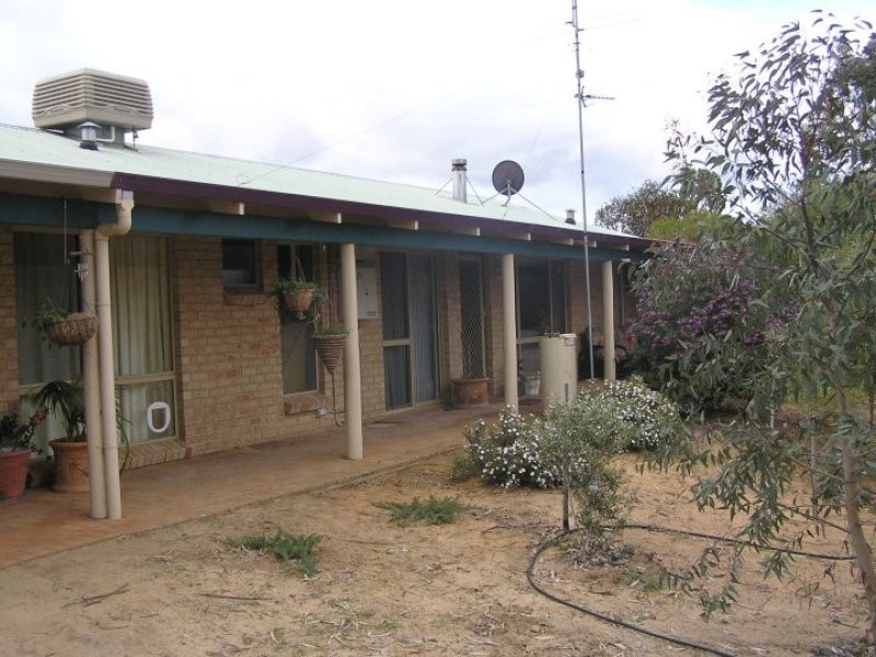 16 Riverside Court, York WA 6302