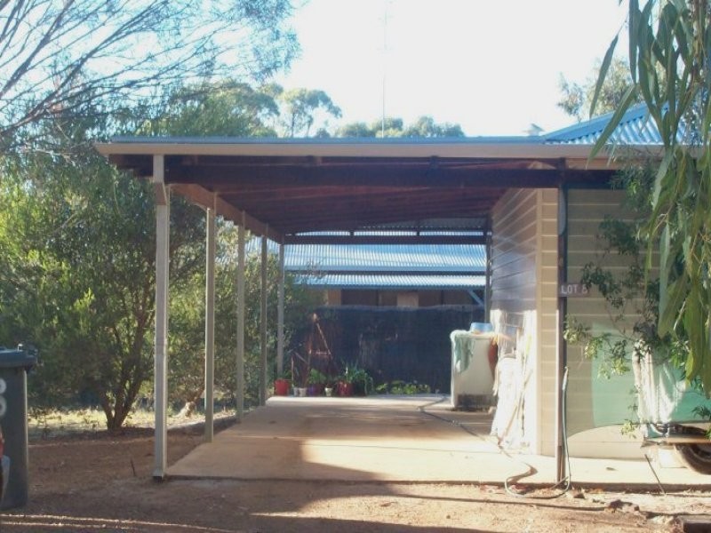 2 Eighth Road, York WA 6302