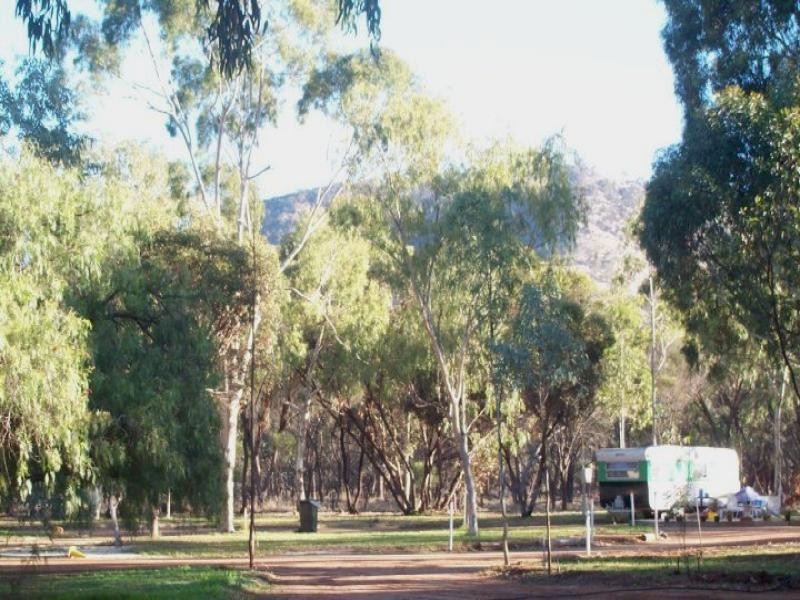 2 Eighth Road, York WA 6302