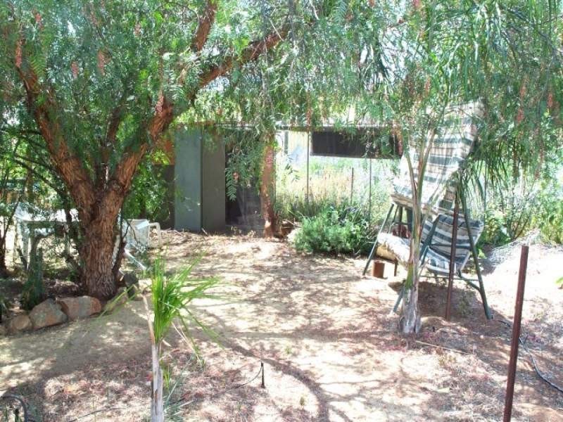 12 Thomson Street, York WA 6302