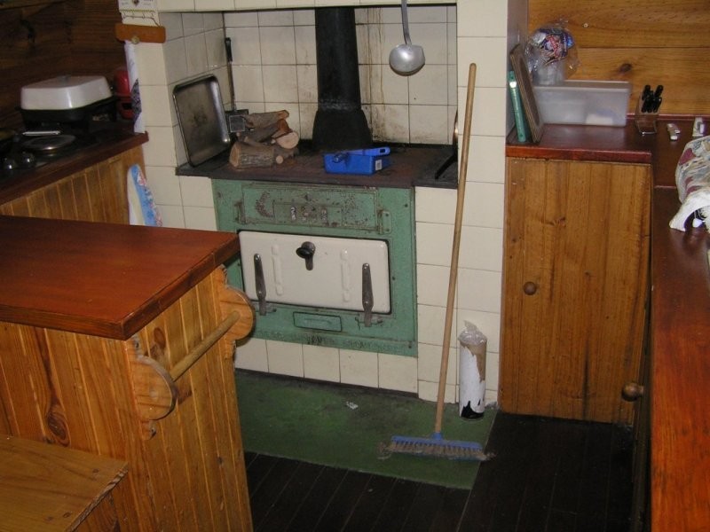 12 Thomson Street, York WA 6302