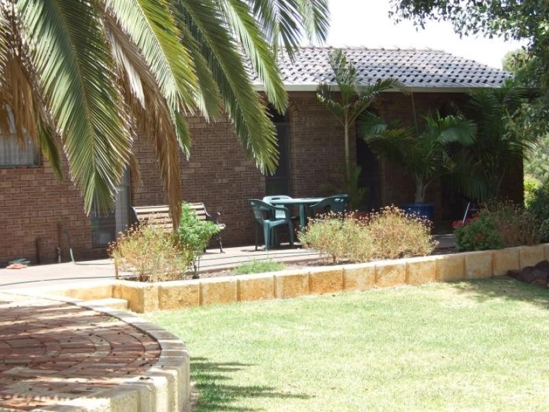 2 Scott Street, York WA 6302