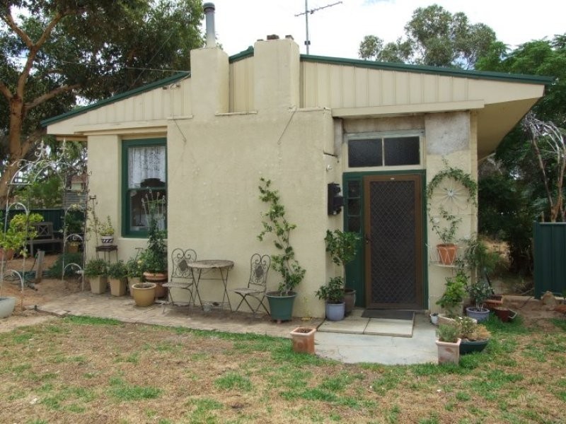 10 Ford Street, York WA 6302