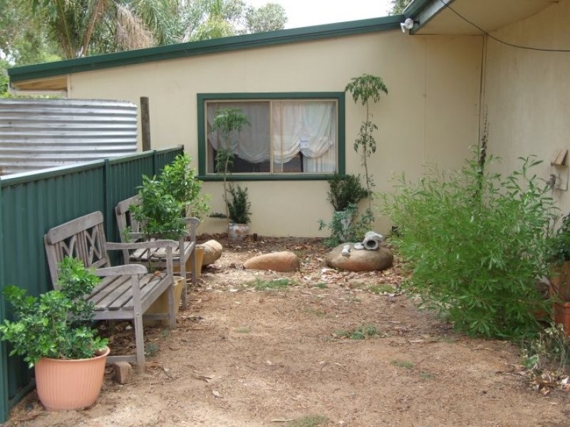 10 Ford Street, York WA 6302