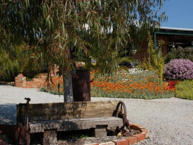 6 Steere Road, York WA 6302