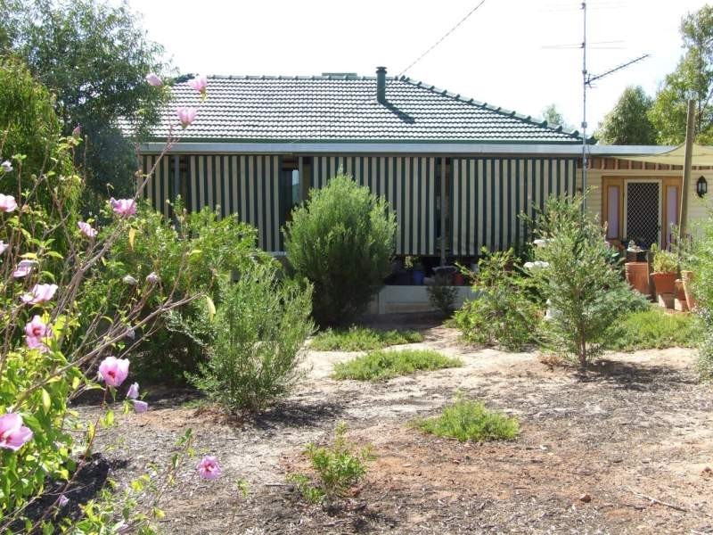 6 Thomson Street, York WA 6302