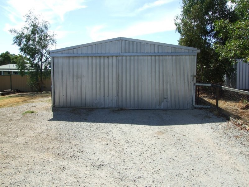 6 Thomson Street, York WA 6302