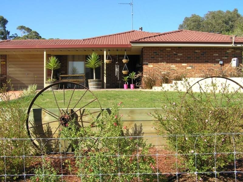 9 Maud Street, York WA 6302