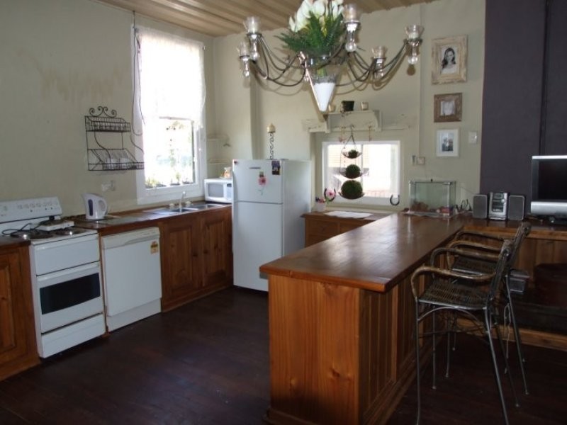 10 Ford Street, York WA 6302