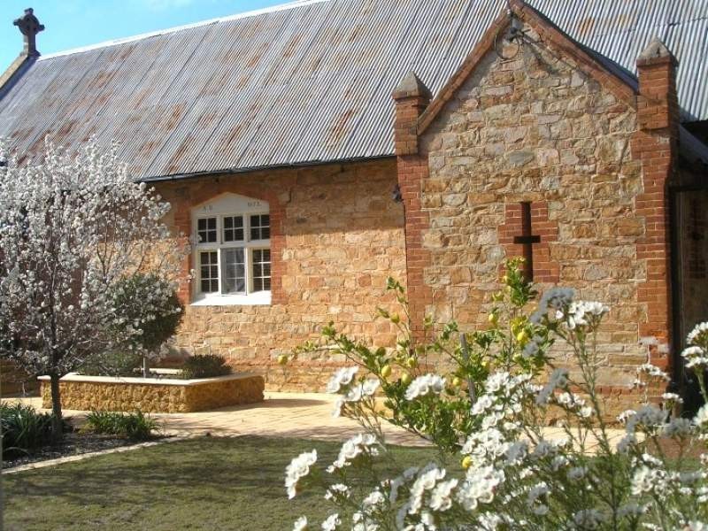 27 South Street, York WA 6302